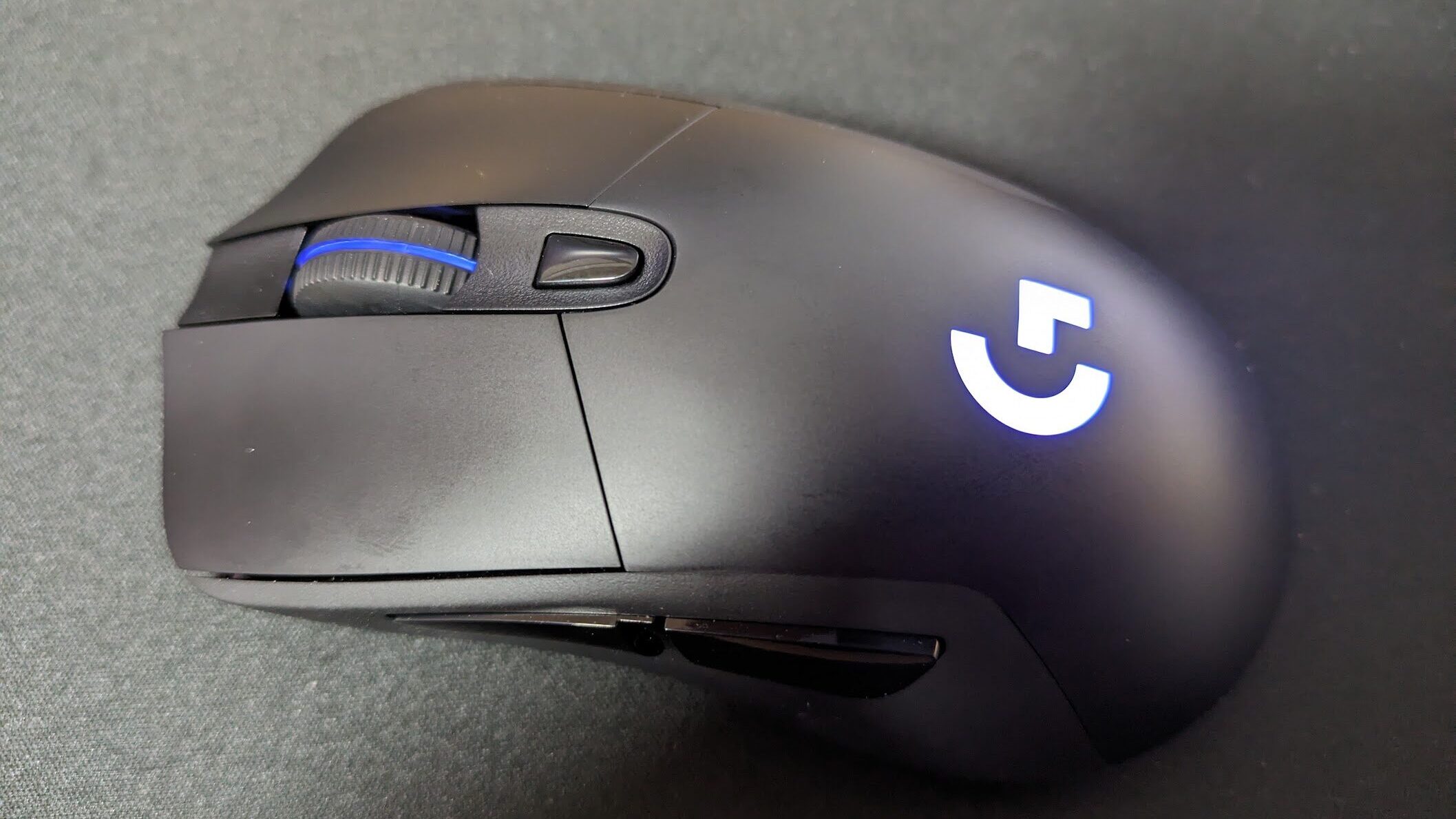 G703hの外観